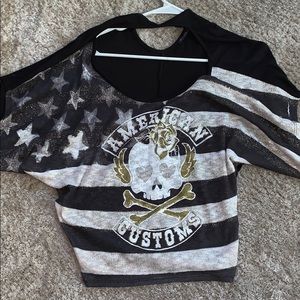 Loose fitting shirt